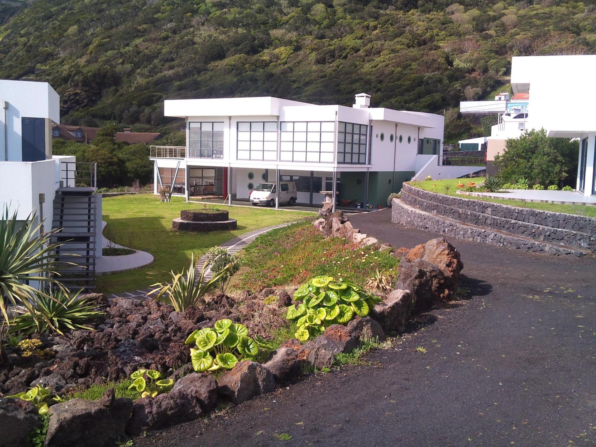 Gasthof Cantinho Buganvilias At**** Queimada (Azores)